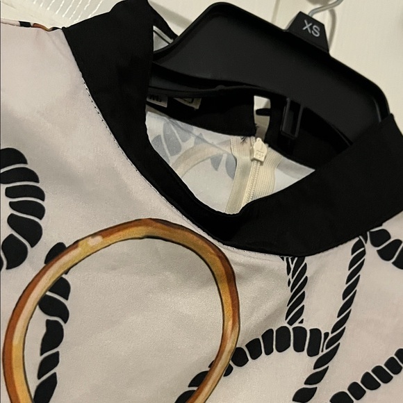 Chic Black and Gold Patterned Midi Dress - Picture 2 of 3